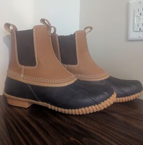 Duck boots